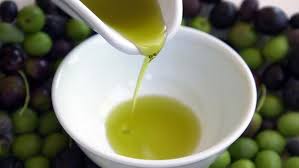 Olive_Oil_pour.jpg